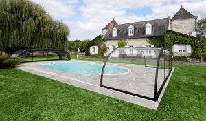 Rénoval abri de piscine mi-haut cintré confort dans le Maine-et-Loire 49